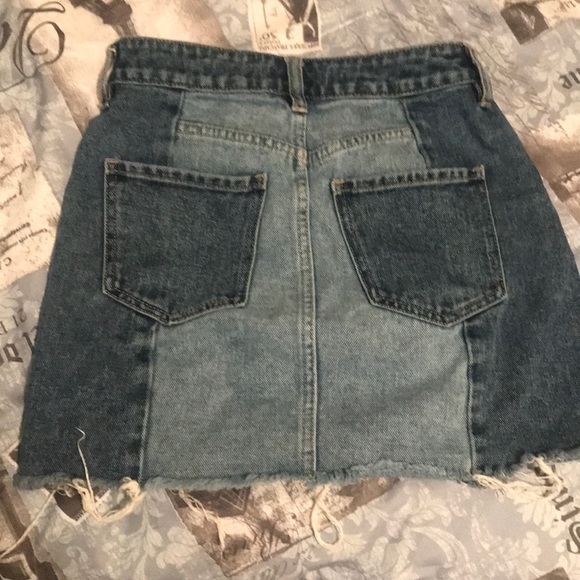 skirts - Picture 2 of 2